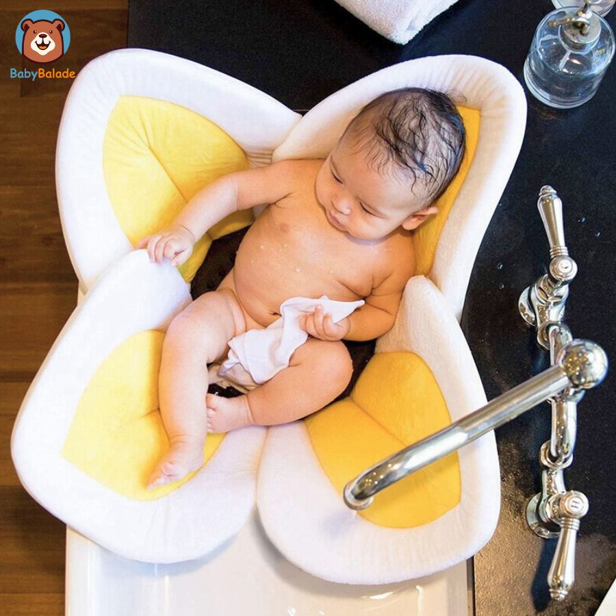 Fleur de Bain Bebe - Bébé prends son bain