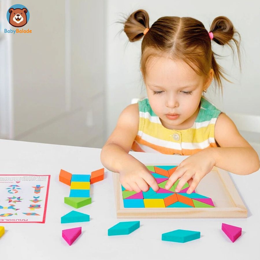 puzzle en bois avec une fille qui joue au jeu